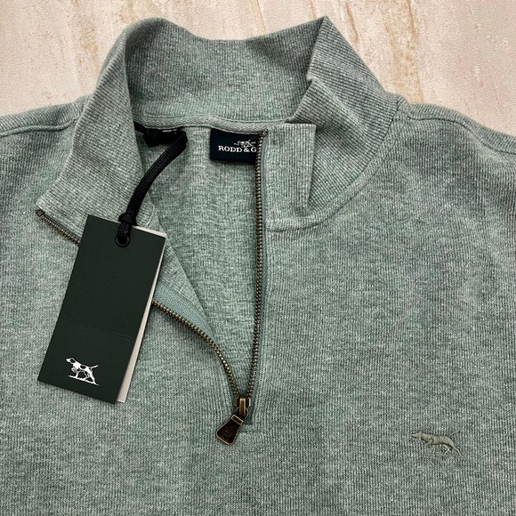 Rodd and Gun 1/4 zip sweater, size XL in Sage - Picture 4 of 5
